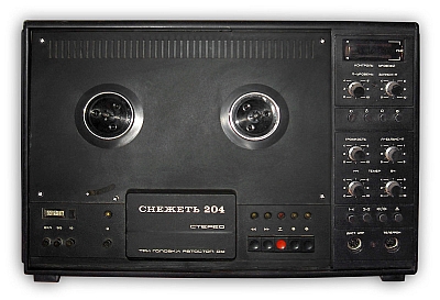 Катушечный магнитофон "Снежеть-204-стерео"